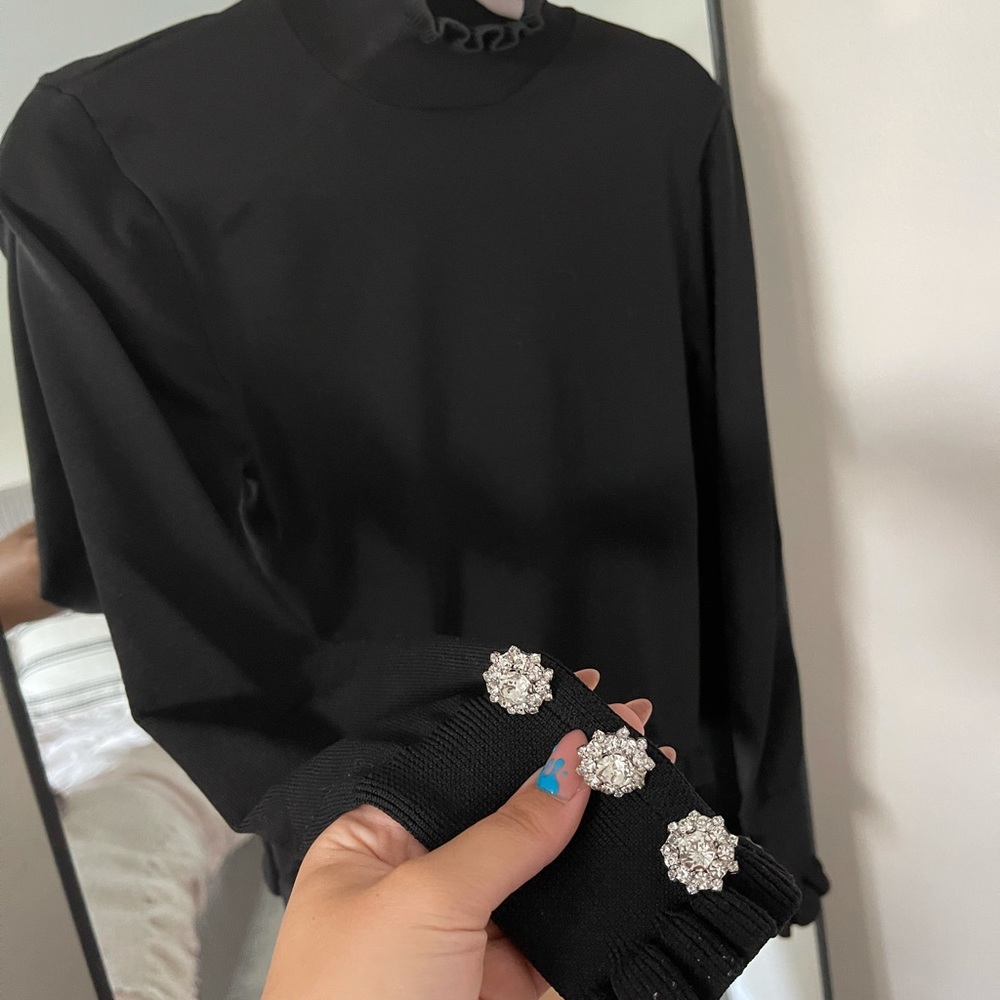 ZARA top with beautiful buttons